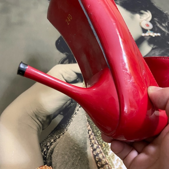 Sweet Bowtie Heels.size - 240.EUR-39.Measurement shown in the picture - Picture 11 of 16